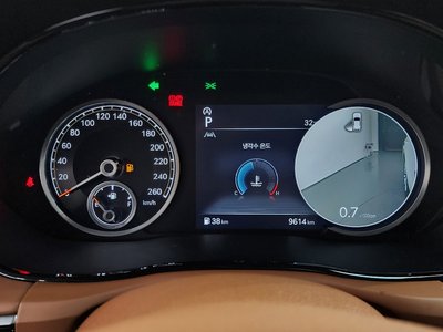 2021 Genesis GV70 thumbnail 11