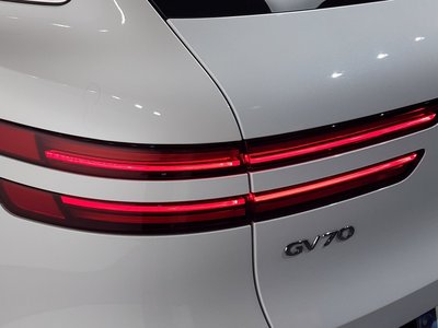2021 Genesis GV70 photo 10
