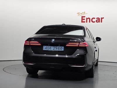 2023 BMW I5 — фото 3