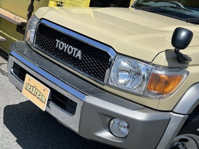 TOYOTA LAND CRUISER 70 - 5
