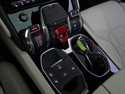 LAMBORGHINI URUS - 9