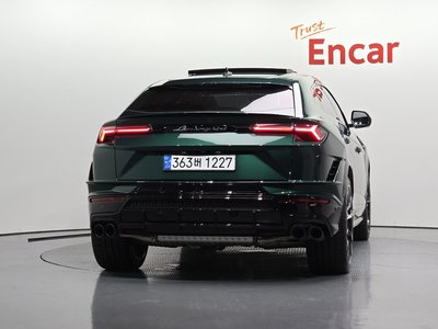 LAMBORGHINI URUS - 3