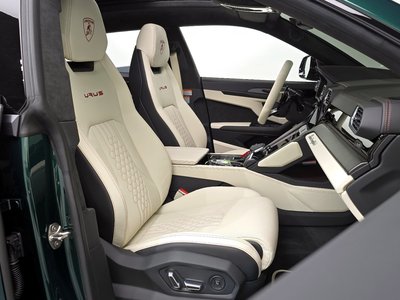 LAMBORGHINI URUS - 10