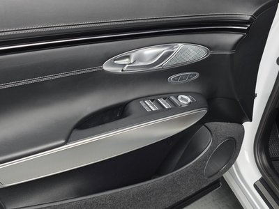 2021 Genesis GV70 — миниатюра 14