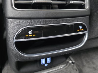 2021 Genesis GV70 — миниатюра 25