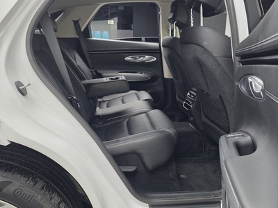 2021 Genesis GV70 — миниатюра 18