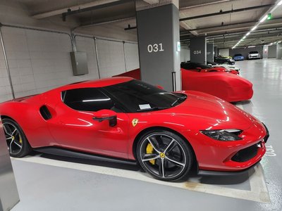 FERRARI 296 - 5