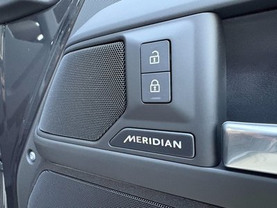 LAND ROVER DEFENDER - 8