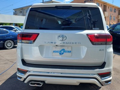 TOYOTA LAND CRUISER 300 - 10