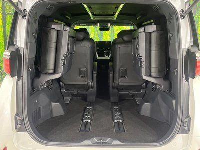 صورة 10 لـ 2025 Toyota ALPHARD