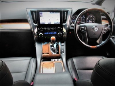 2017 Toyota ALPHARD — фото 8