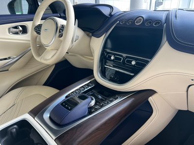 2021 Aston Martin DBX 照片 9