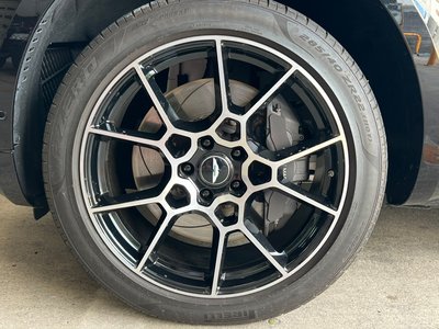 صورة مصغرة 23 لـ 2021 Aston Martin DBX