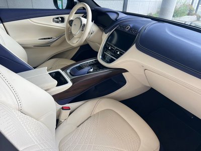 2021 Aston Martin DBX 照片 8