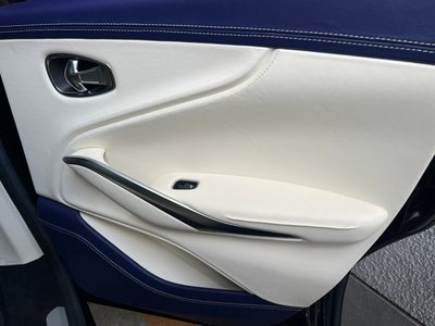 صورة مصغرة 15 لـ 2021 Aston Martin DBX