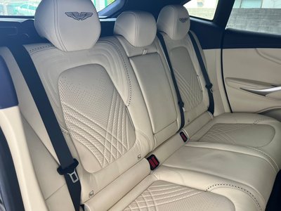 صورة مصغرة 13 لـ 2021 Aston Martin DBX