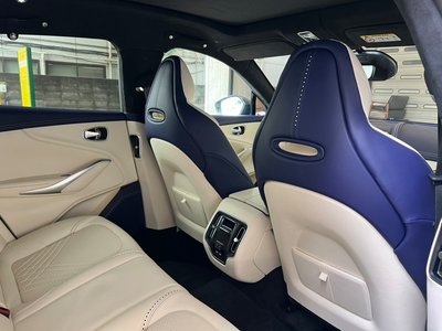 صورة مصغرة 14 لـ 2021 Aston Martin DBX