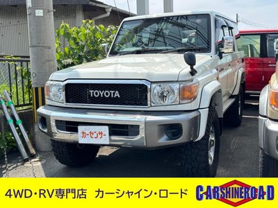 TOYOTA LAND CRUISER 70 - 2