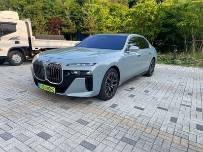 BMW 7 SERIES - 1