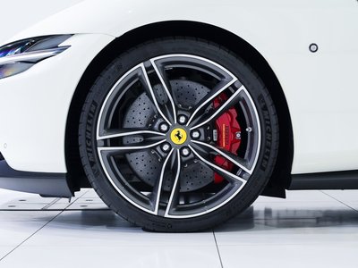 2022 Ferrari ROMA — миниатюра 17