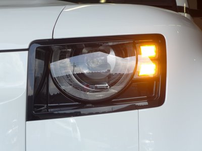 صورة 9 لـ 2025 LAND Rover DEFENDER