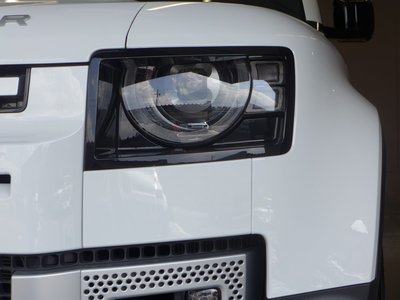 صورة 8 لـ 2025 LAND Rover DEFENDER