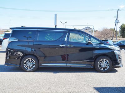 TOYOTA VELLFIRE - 9