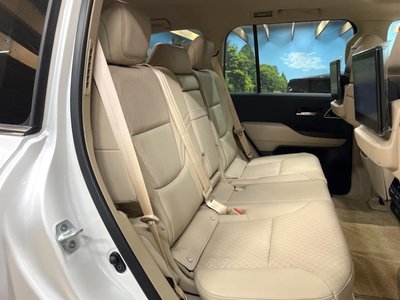 TOYOTA LAND CRUISER 300 - 10