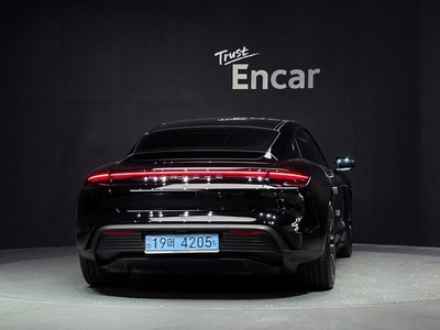 2022 Porsche TAYCAN — фото 3