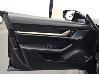 2022 Porsche TAYCAN — миниатюра 14