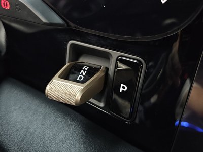2022 Porsche TAYCAN — миниатюра 12