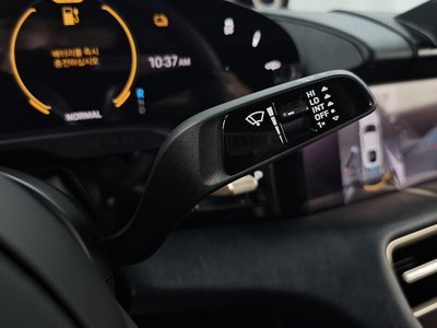 2022 Porsche TAYCAN — миниатюра 30