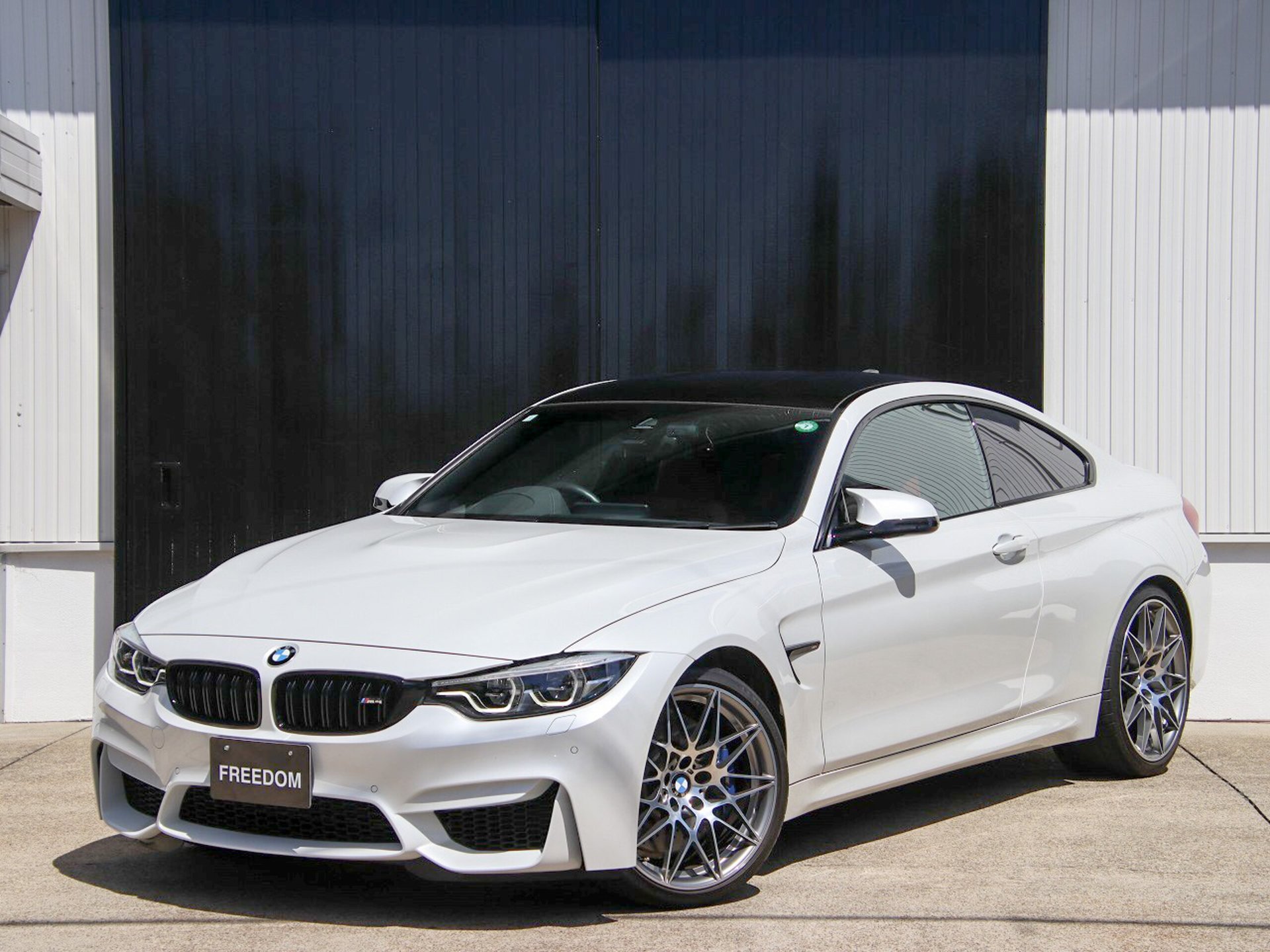 BMW M4 COUPE - View 1