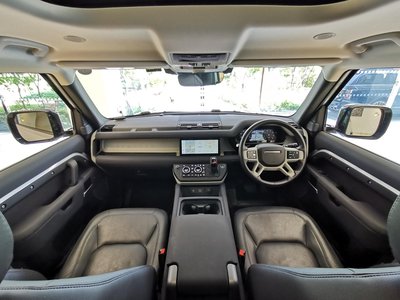 صورة 4 لـ 2023 LAND Rover DEFENDER