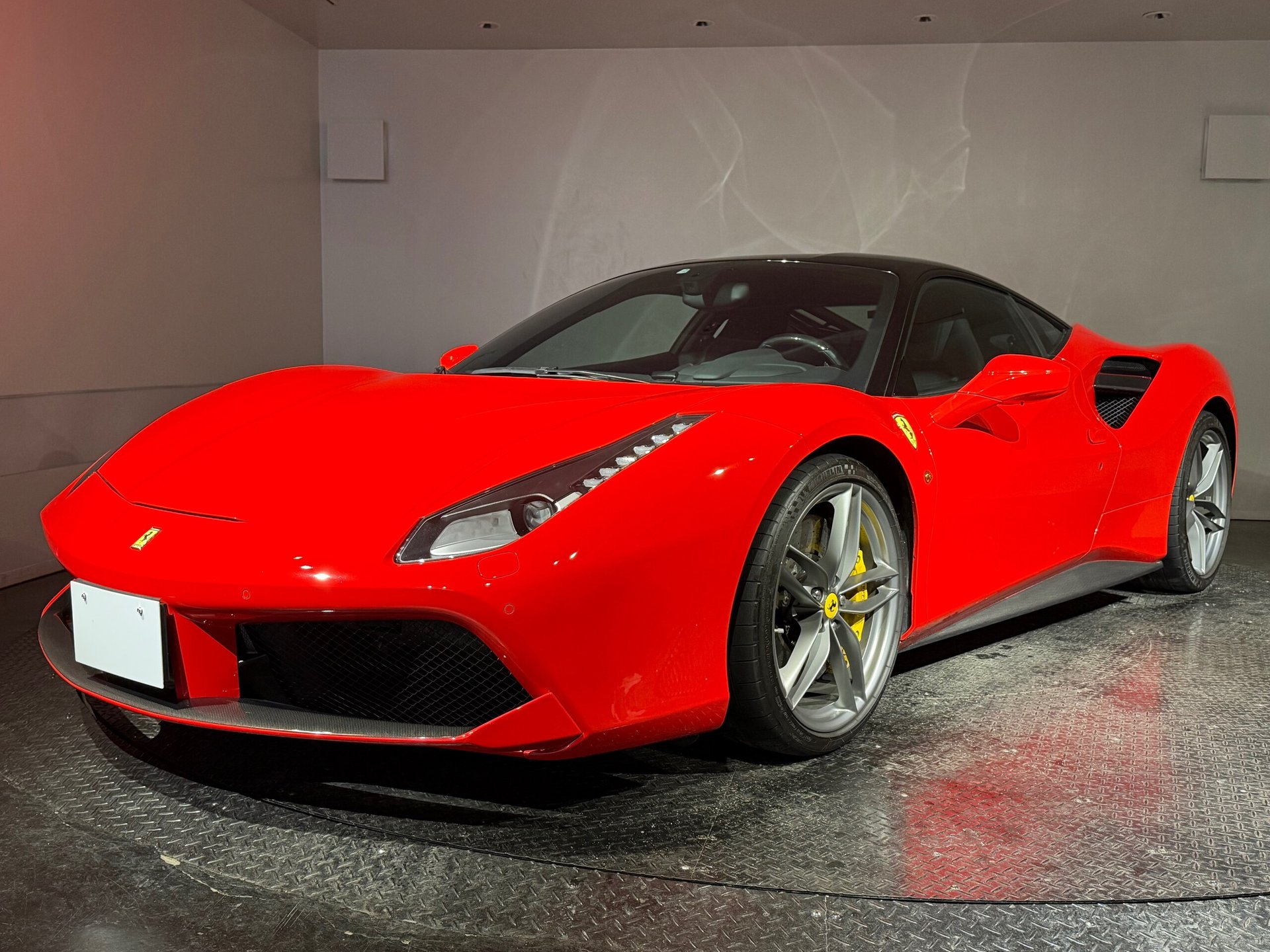FERRARI 488 GTB - View 1