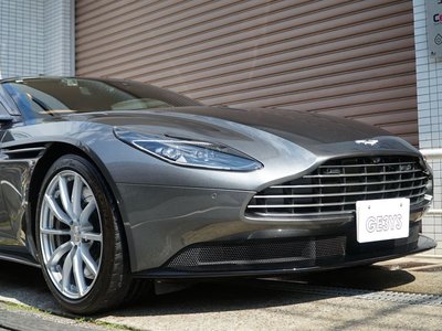 ASTON MARTIN DB11 - 9