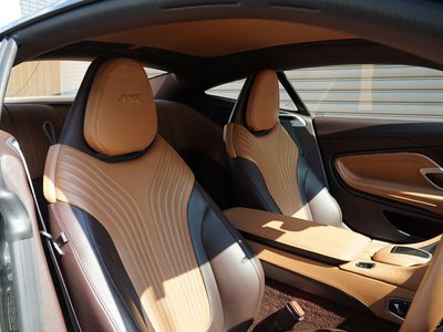 ASTON MARTIN DB11 - 5