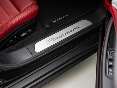 PORSCHE PANAMERA - 10