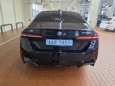 صورة 2 لـ 2024 BMW I5