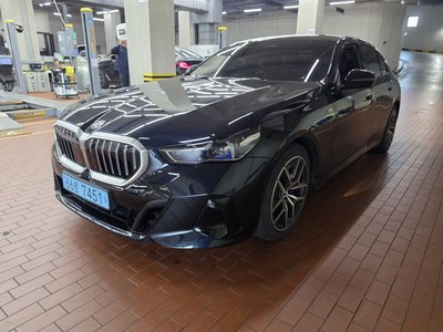صورة 1 لـ 2024 BMW I5