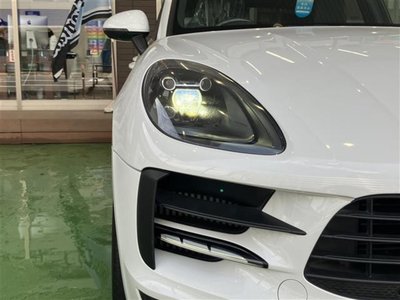 PORSCHE MACAN - 7