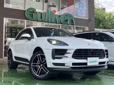 PORSCHE MACAN - 1