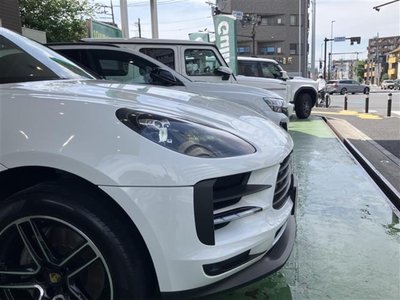PORSCHE MACAN - 9