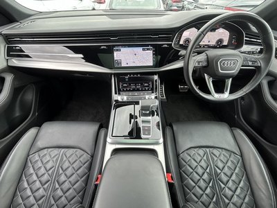 AUDI Q8 - 2