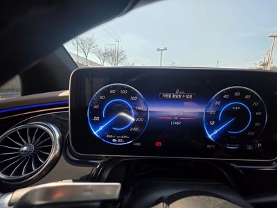 MERCEDES-BENZ EQS - 7