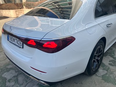 MERCEDES-BENZ E-CLASS - 8