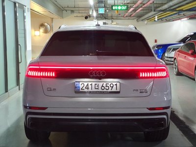 AUDI Q8 - 3