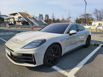 PORSCHE PANAMERA - 4
