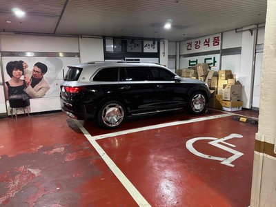 MERCEDES-BENZ GLS - 9