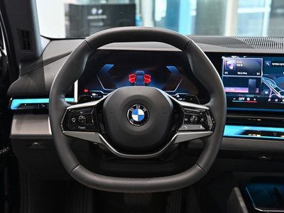 2025 BMW 5 SERIES — миниатюра 16